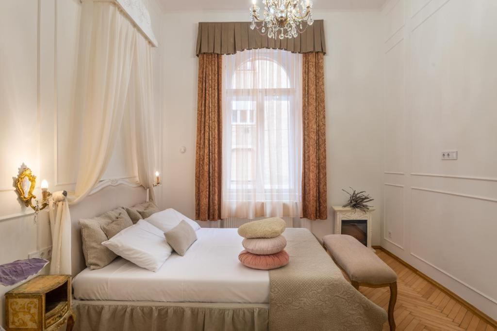 Regina Apartments On Kiraly Street Budapest Esterno foto
