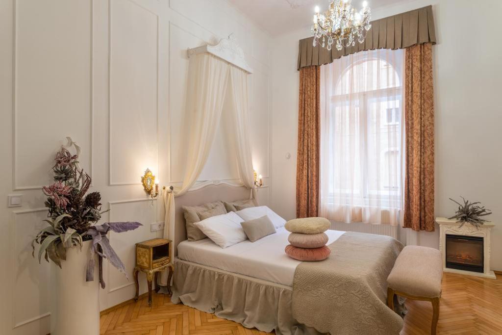 Regina Apartments On Kiraly Street Budapest Esterno foto