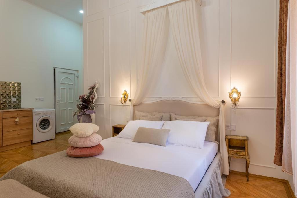 Regina Apartments On Kiraly Street Budapest Esterno foto